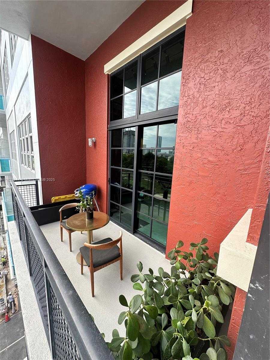 Small Image of 1749 NORTH EAST MIAMI CT #405 & 404, Miami Number 16