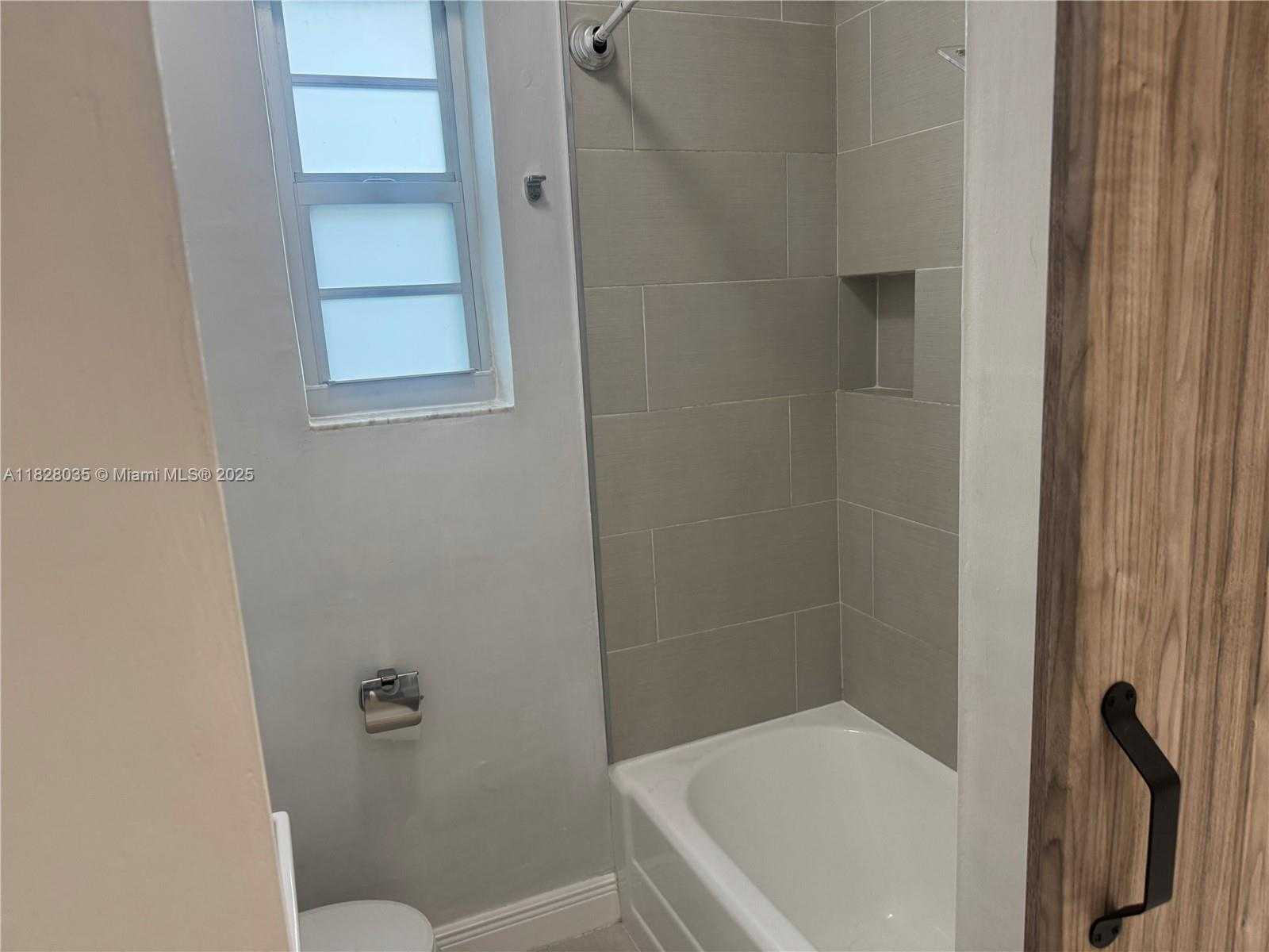 Small Image of 637 12TH ST #6, Miami Beach Number 10