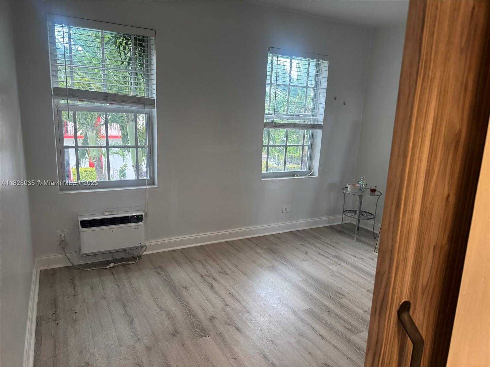 Small Image of 637 12TH ST #6, Miami Beach Number 16