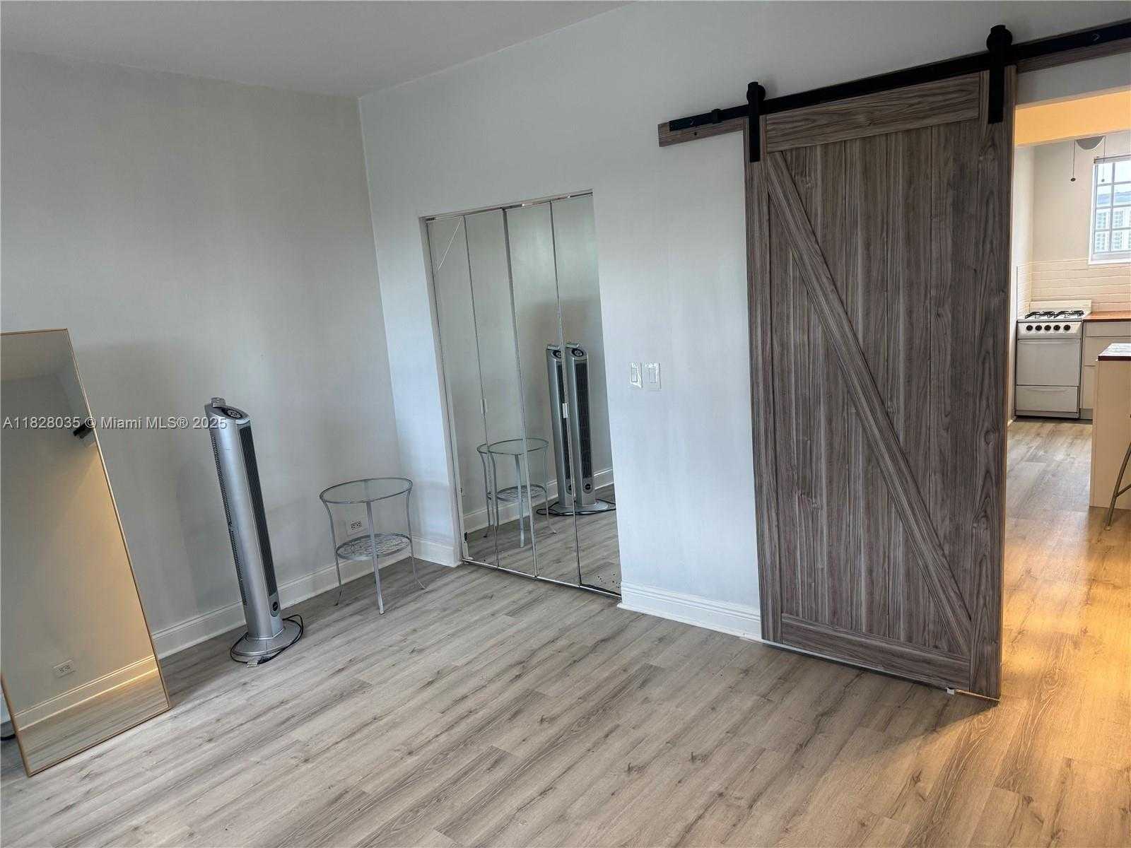 Small Image of 637 12TH ST #6, Miami Beach Number 8