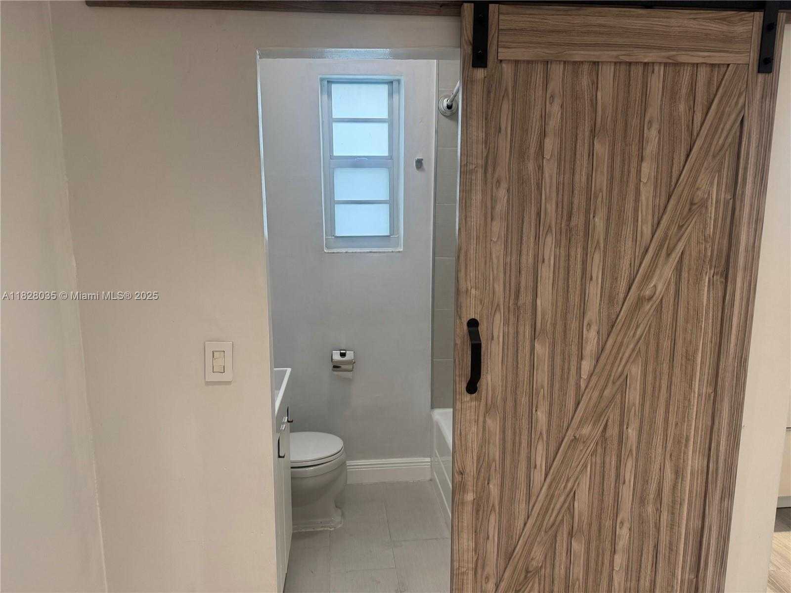 Small Image of 637 12TH ST #6, Miami Beach Number 9