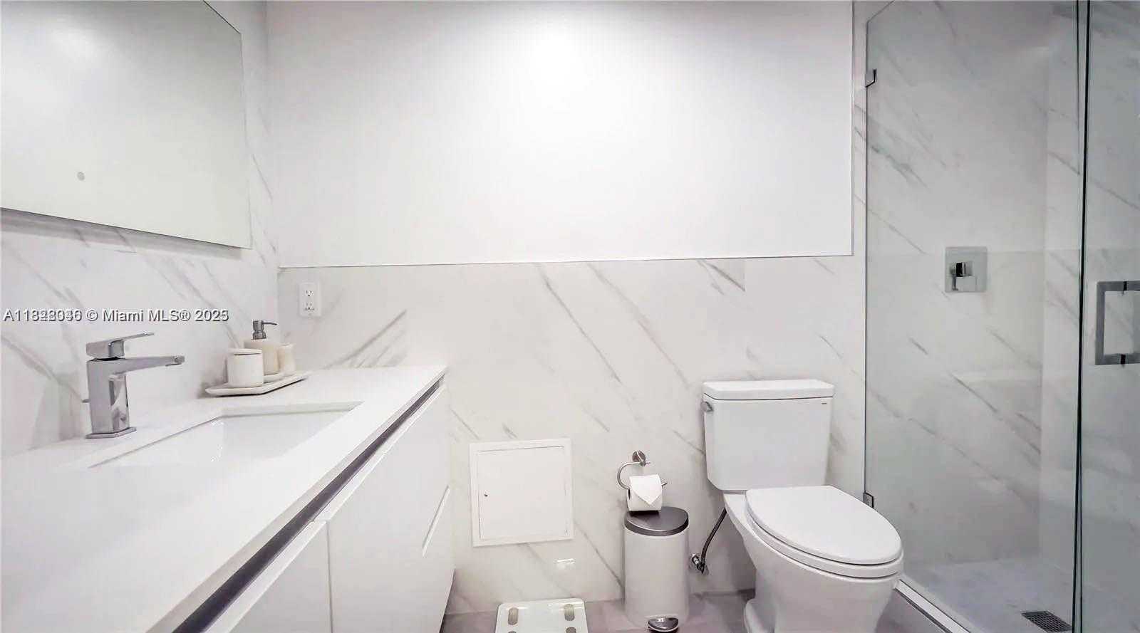 Small Image of 2301 COLLINS AVE #318, Miami Beach Number 2