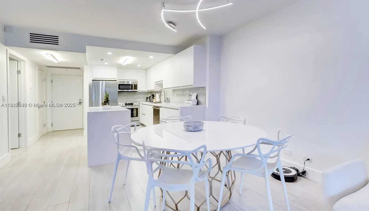 Small Image of 2301 COLLINS AVE #318, Miami Beach Number 9