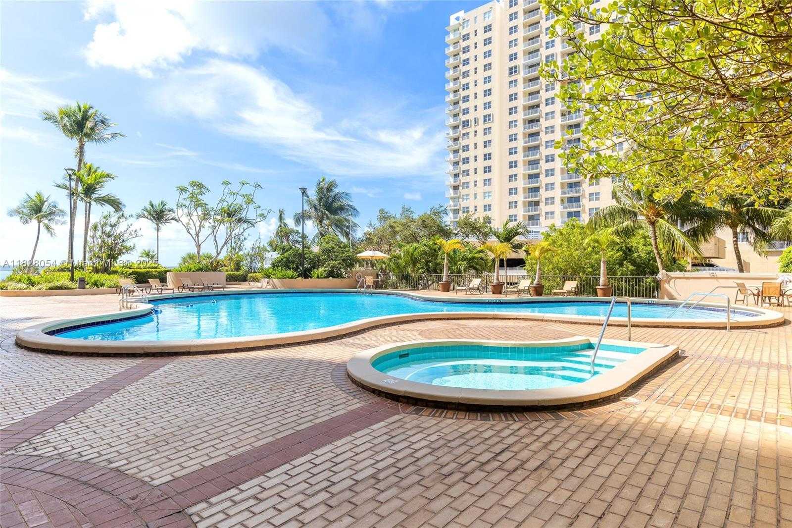 Small Image of 520 BRICKELL KEY DR #A1817, Miami Number 15