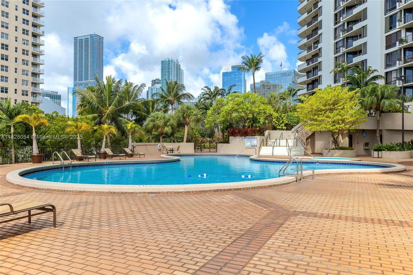 Small Image of 520 BRICKELL KEY DR #A1817, Miami Number 16