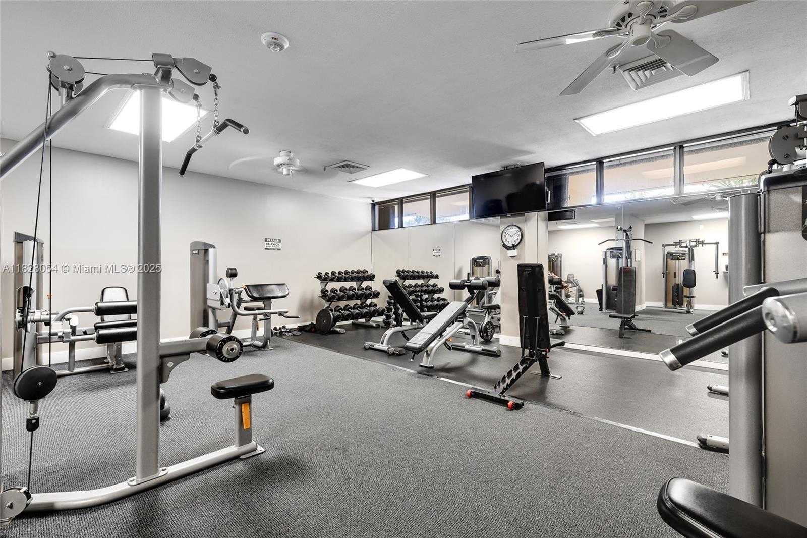 Small Image of 520 BRICKELL KEY DR #A1817, Miami Number 17