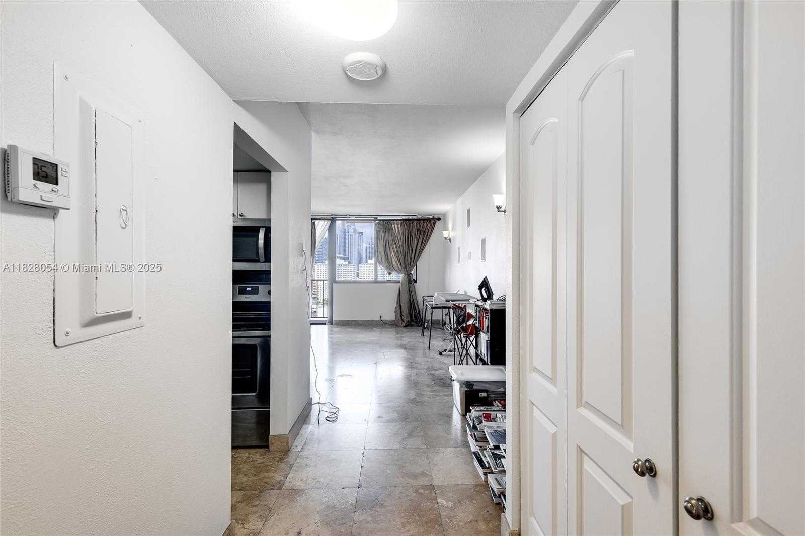 Small Image of 520 BRICKELL KEY DR #A1817, Miami Number 2