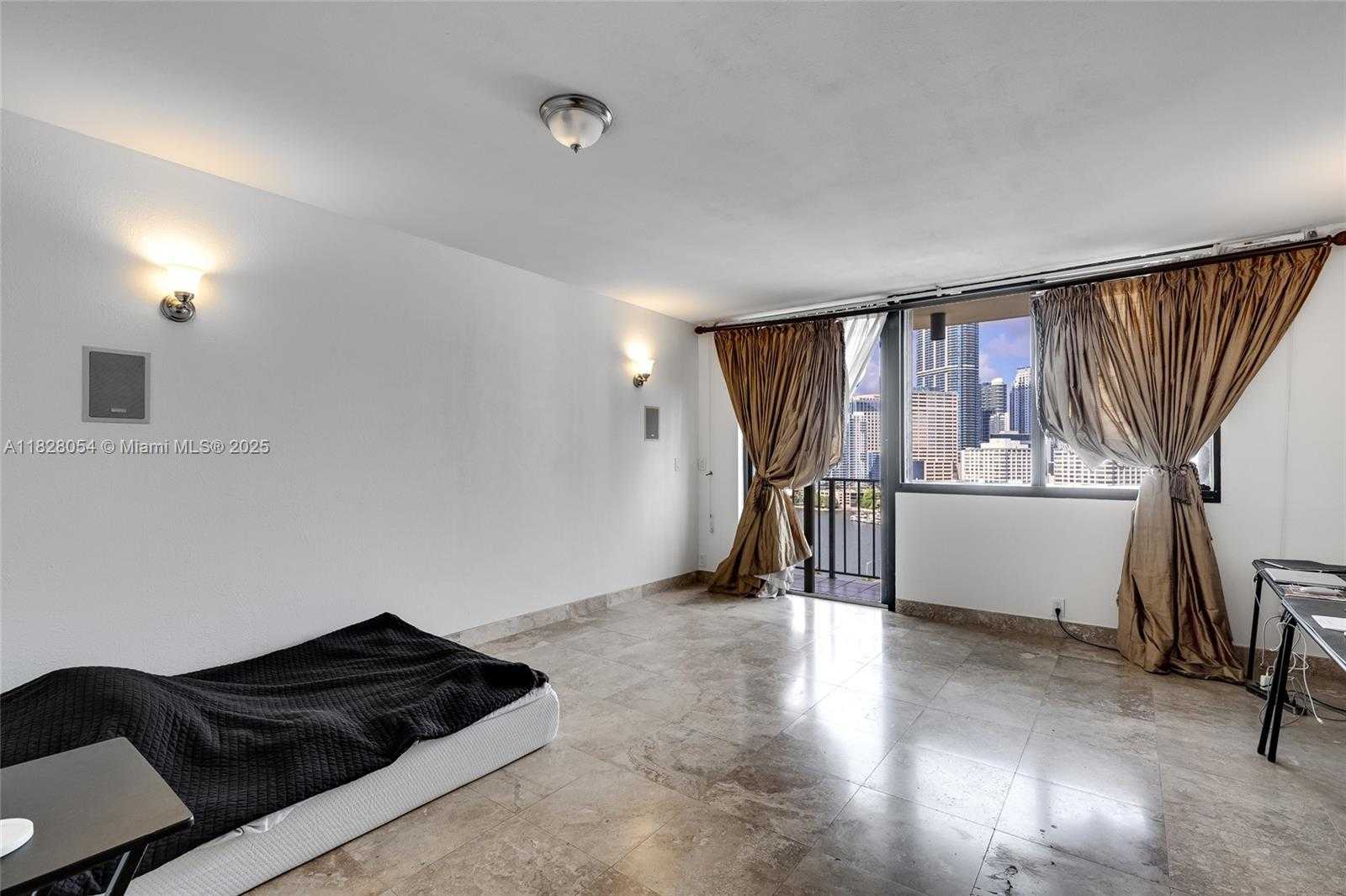 Small Image of 520 BRICKELL KEY DR #A1817, Miami Number 5