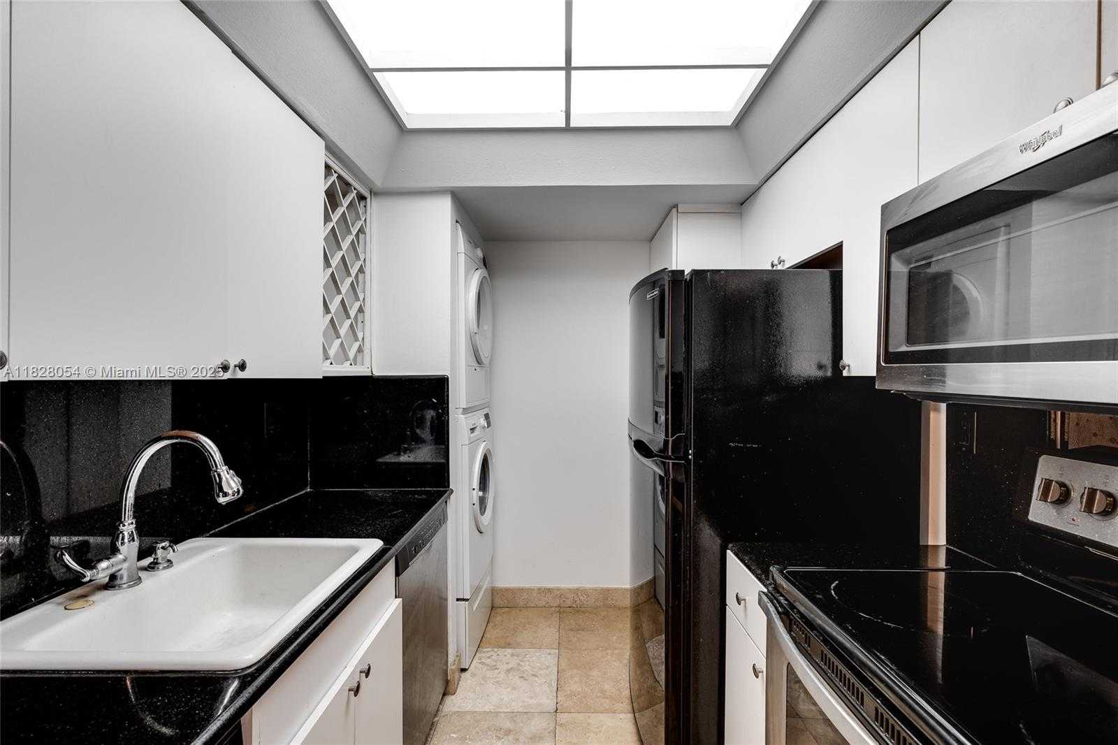 Small Image of 520 BRICKELL KEY DR #A1817, Miami Number 6