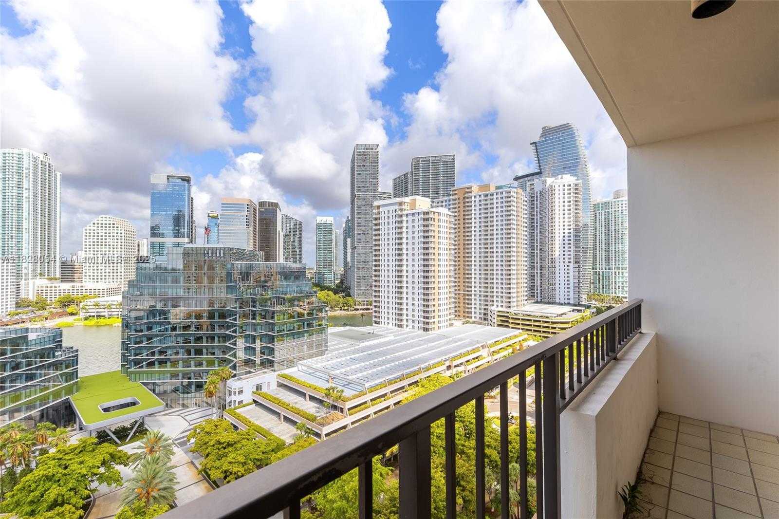 Small Image of 520 BRICKELL KEY DR #A1817, Miami Number 9