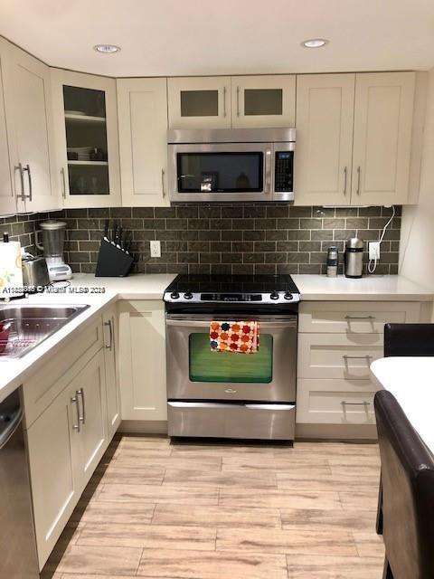Small Image of 400 KINGS POINT DR #820, Sunny Isles Beach Number 10