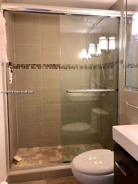 Small Image of 400 KINGS POINT DR #820, Sunny Isles Beach Number 11