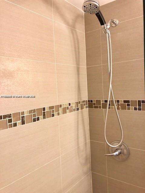 Small Image of 400 KINGS POINT DR #820, Sunny Isles Beach Number 12