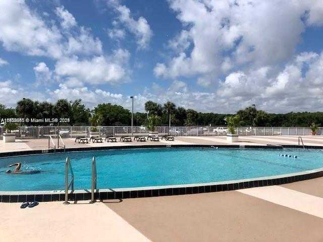 Small Image of 400 KINGS POINT DR #820, Sunny Isles Beach Number 15