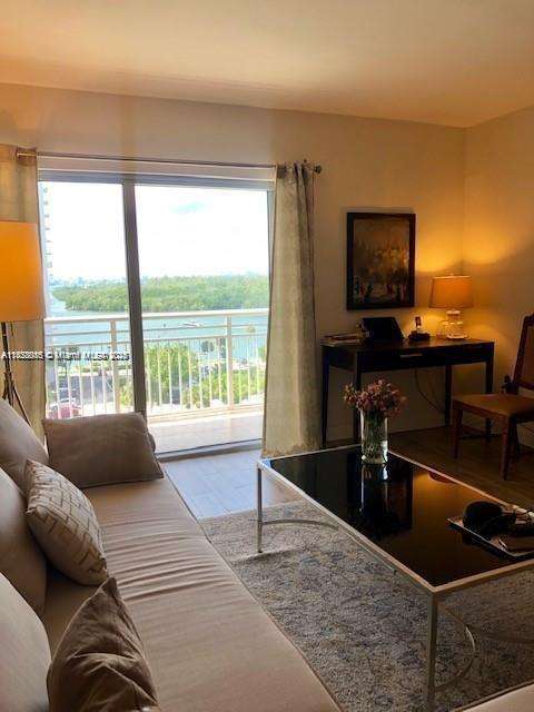 Small Image of 400 KINGS POINT DR #820, Sunny Isles Beach Number 4