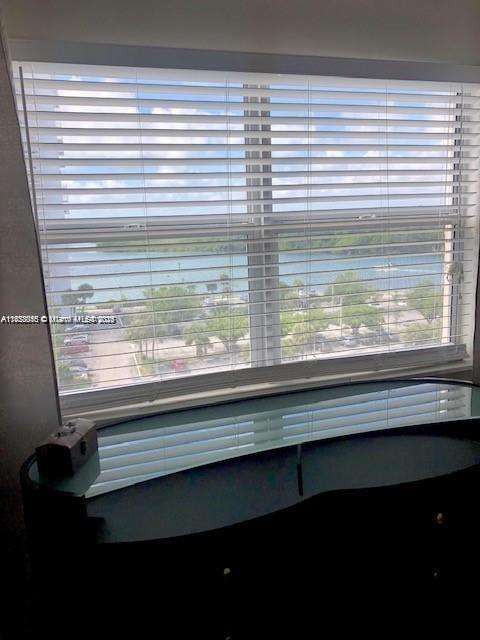 Small Image of 400 KINGS POINT DR #820, Sunny Isles Beach Number 8