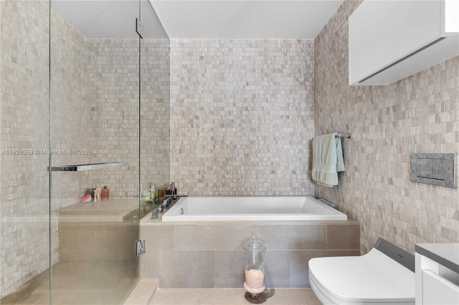 Small Image of 88 SOUTH WEST 7TH ST #1008, Miami Number 16