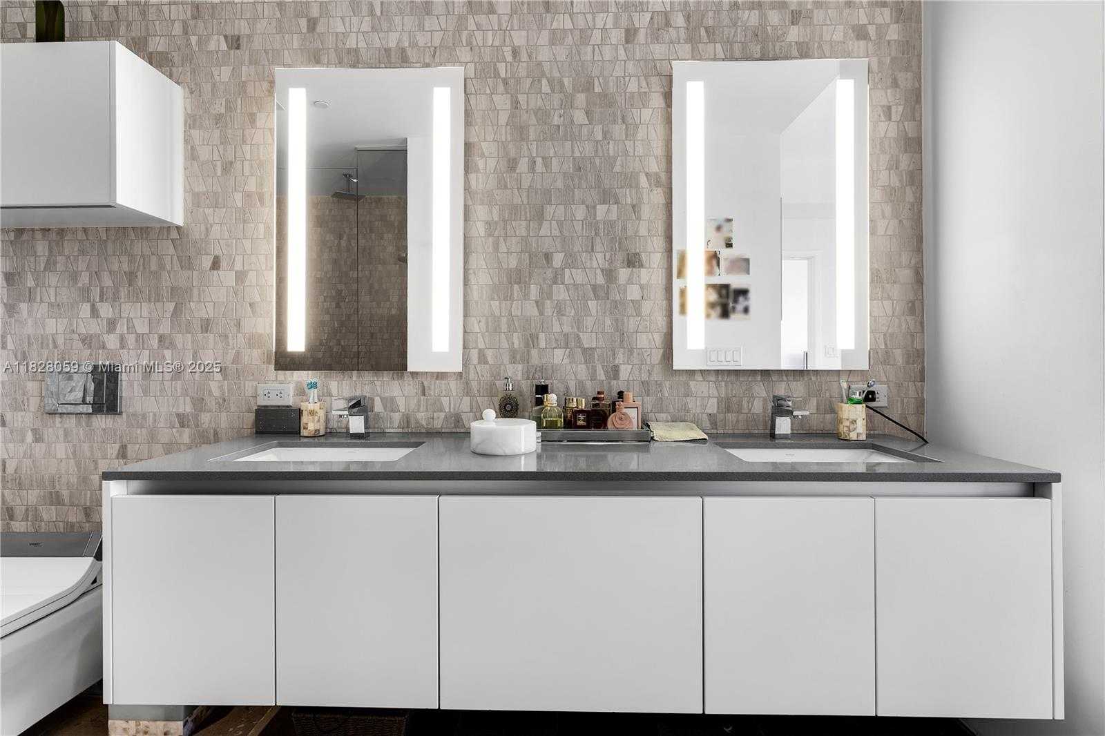 Small Image of 88 SOUTH WEST 7TH ST #1008, Miami Number 17