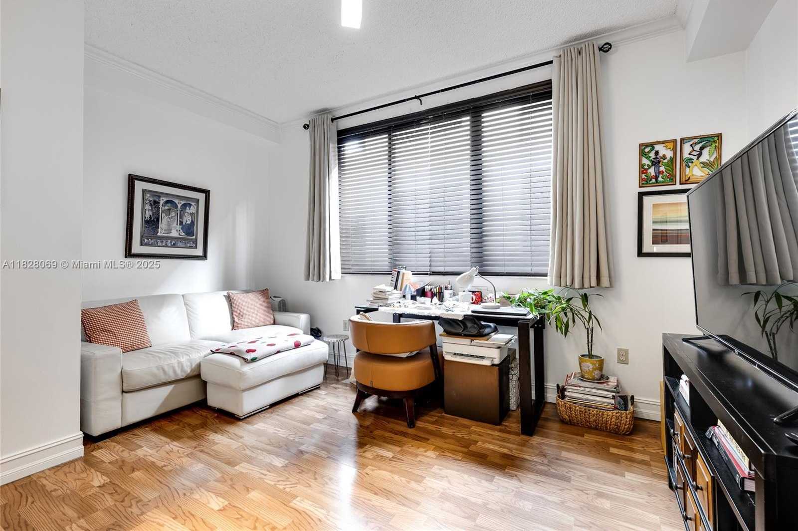 Small Image of 540 BRICKELL KEY DR #210, Miami Number 10