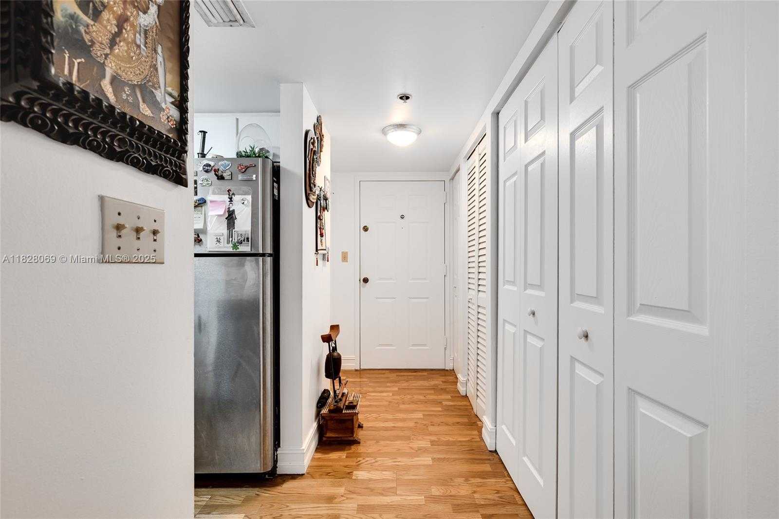Small Image of 540 BRICKELL KEY DR #210, Miami Number 8