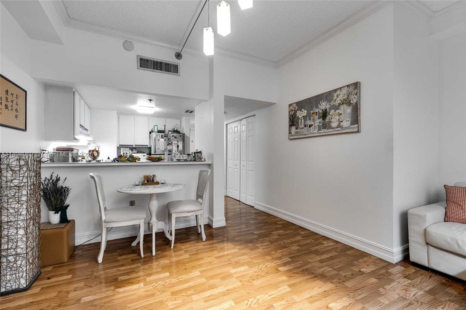 Small Image of 540 BRICKELL KEY DR #210, Miami Number 9