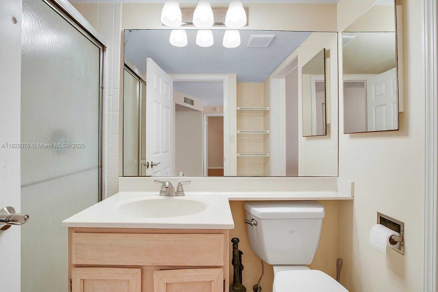 Small Image of 1280 SOUTH ALHAMBRA CIR #2206, Coral Gables Number 11