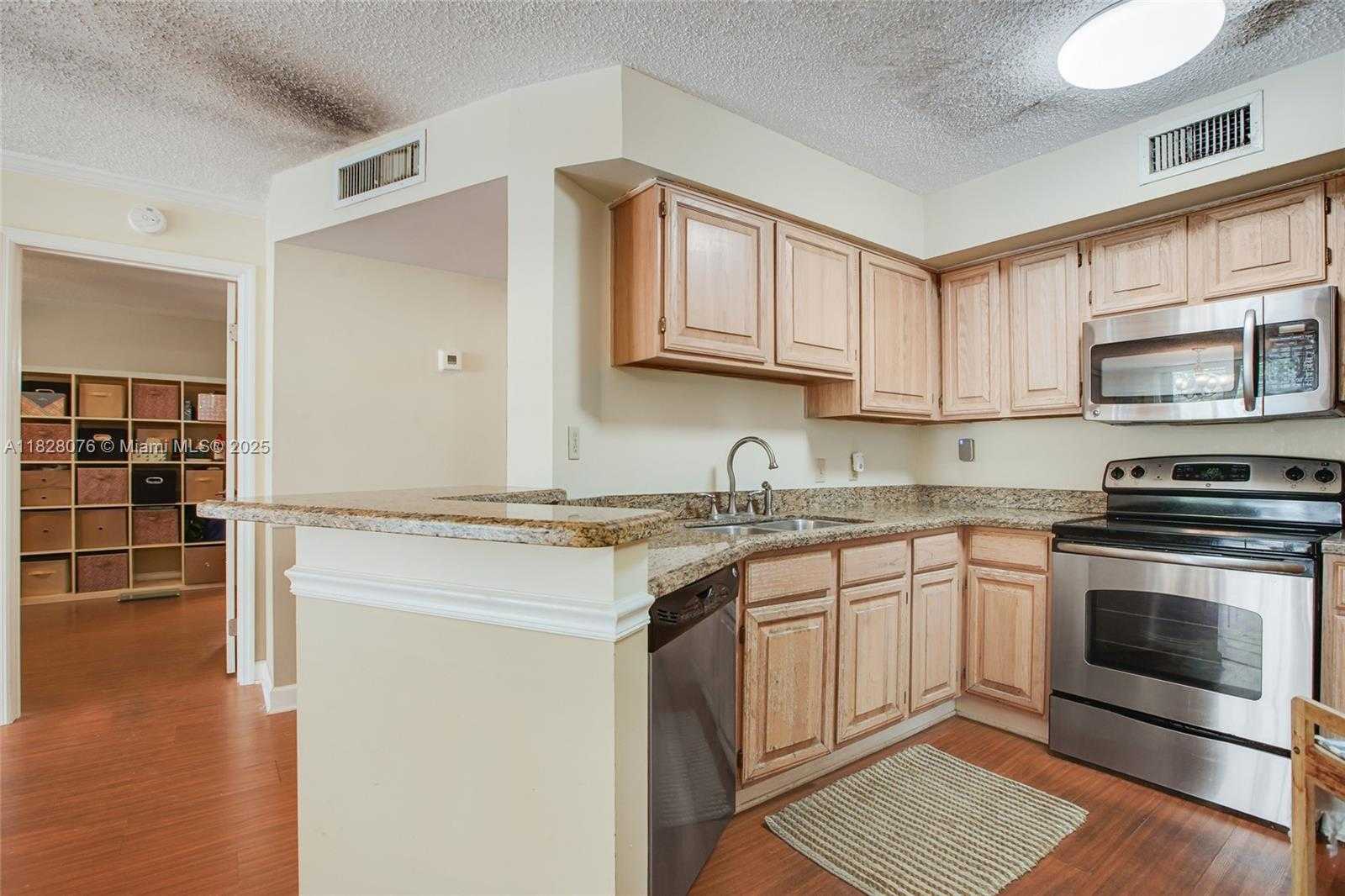Small Image of 1280 SOUTH ALHAMBRA CIR #2206, Coral Gables Number 7