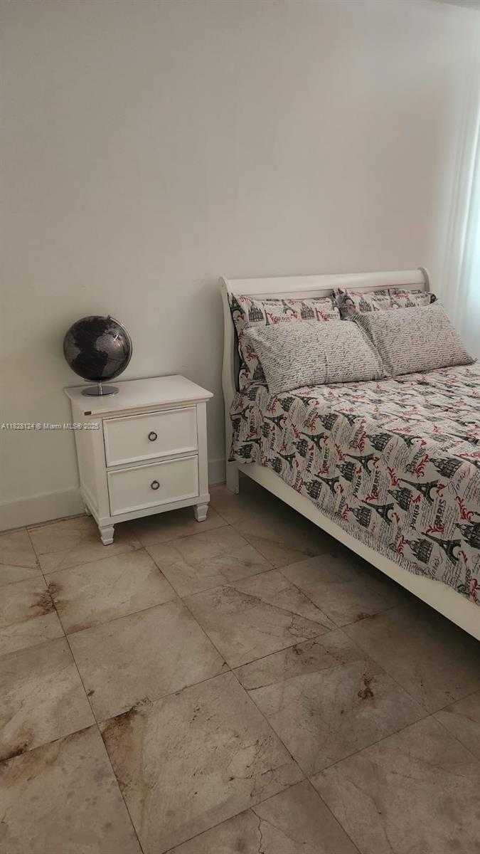 Small Image of 170 SOUTH EAST 14TH ST #2405, Miami Number 2