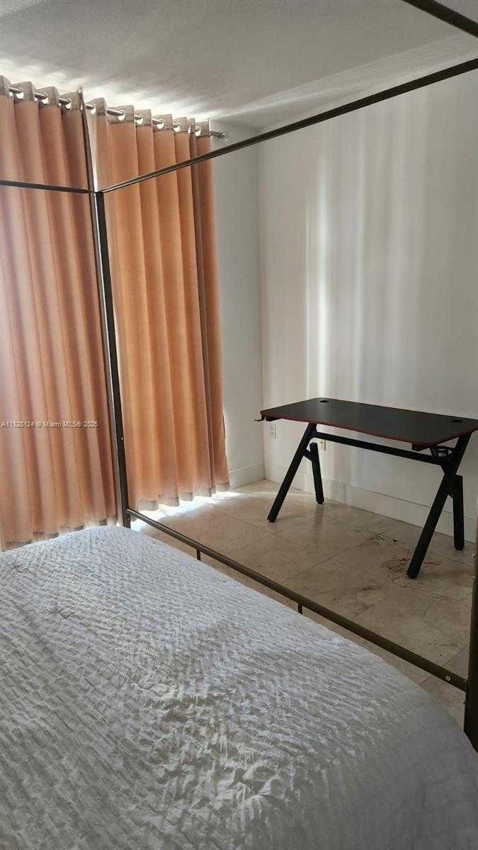 Small Image of 170 SOUTH EAST 14TH ST #2405, Miami Number 6