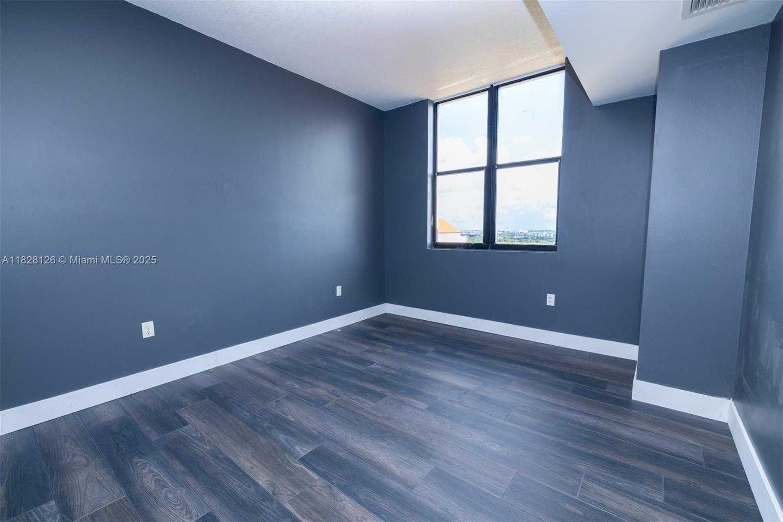 Small Image of 888 SOUTH DOUGLAS RD #PH07, Coral Gables Number 15