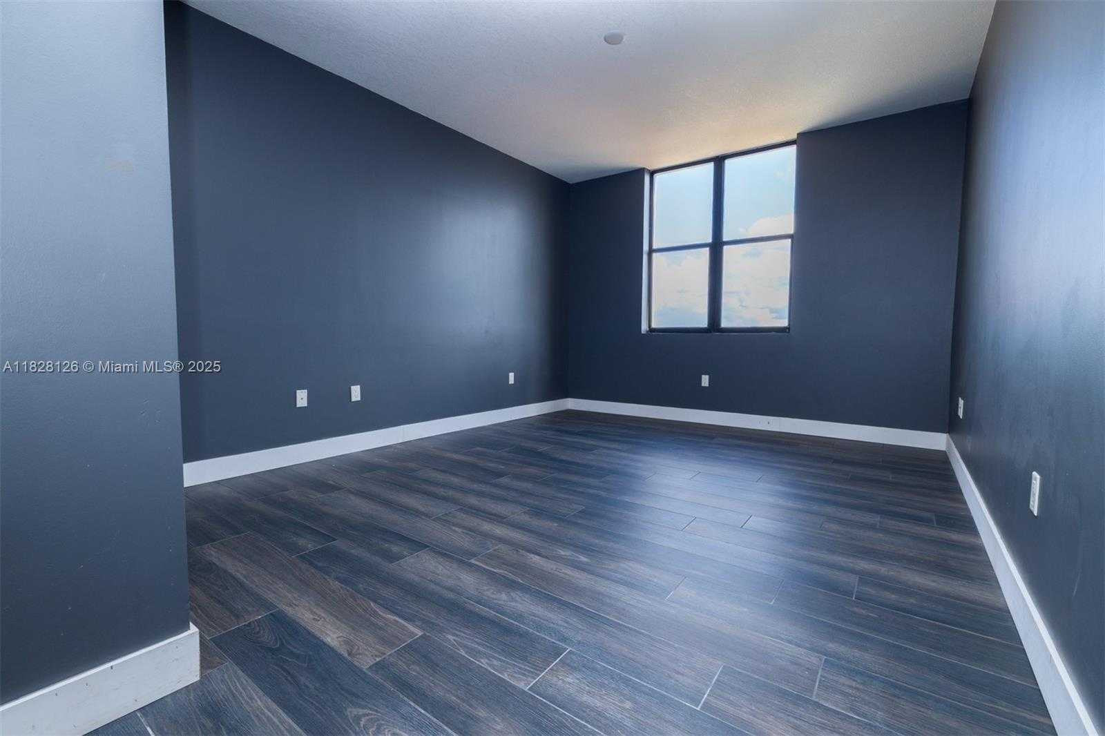 Small Image of 888 SOUTH DOUGLAS RD #PH07, Coral Gables Number 19