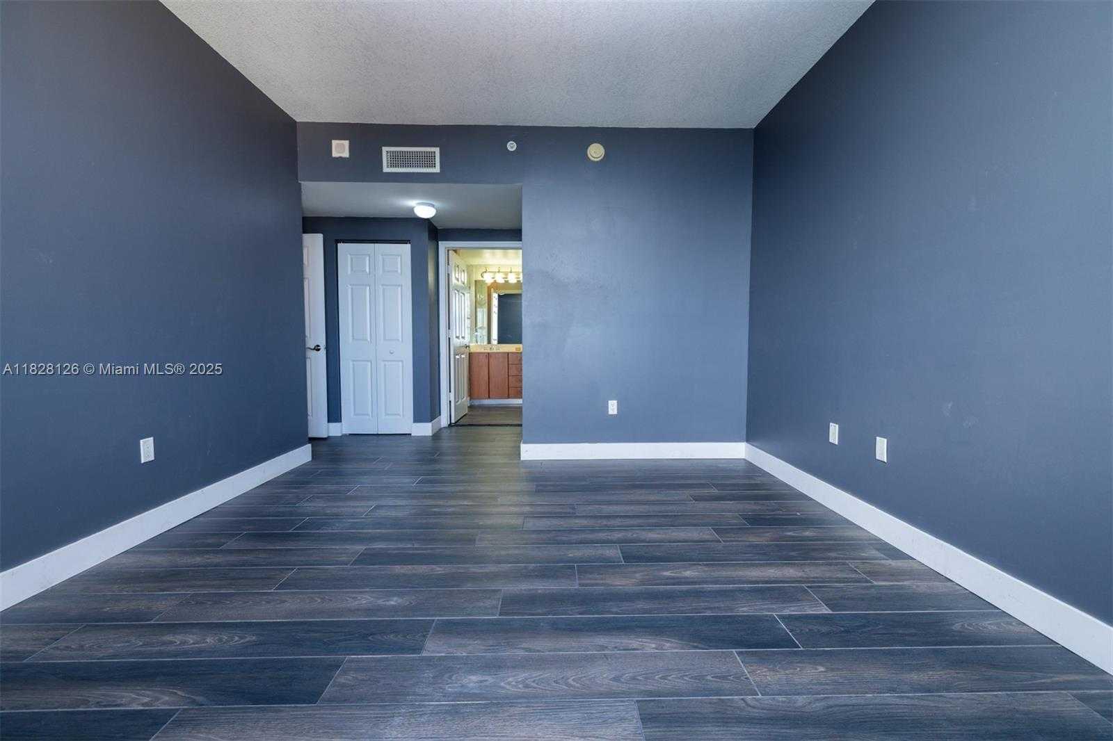 Small Image of 888 SOUTH DOUGLAS RD #PH07, Coral Gables Number 20