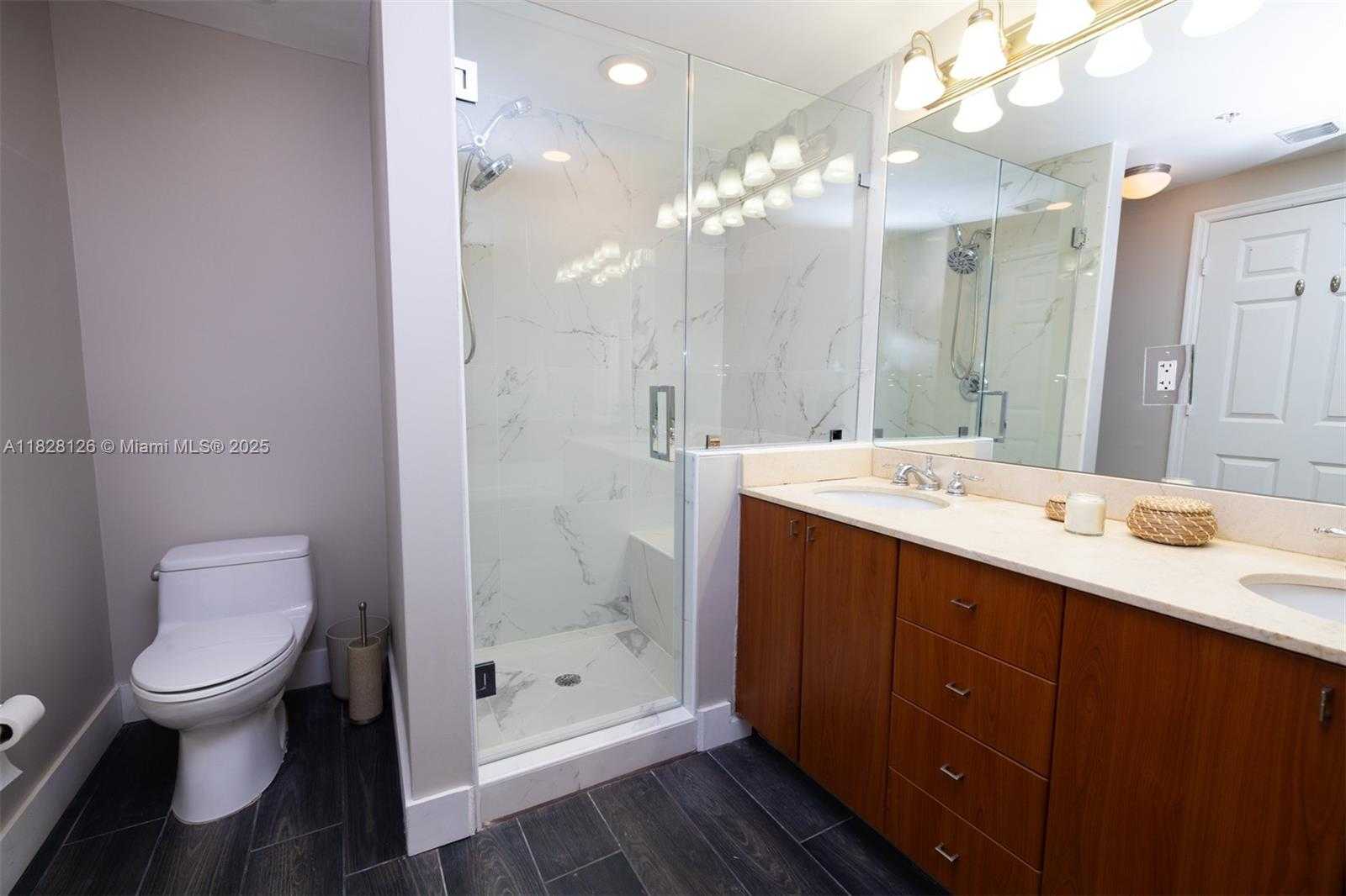 Small Image of 888 SOUTH DOUGLAS RD #PH07, Coral Gables Number 23