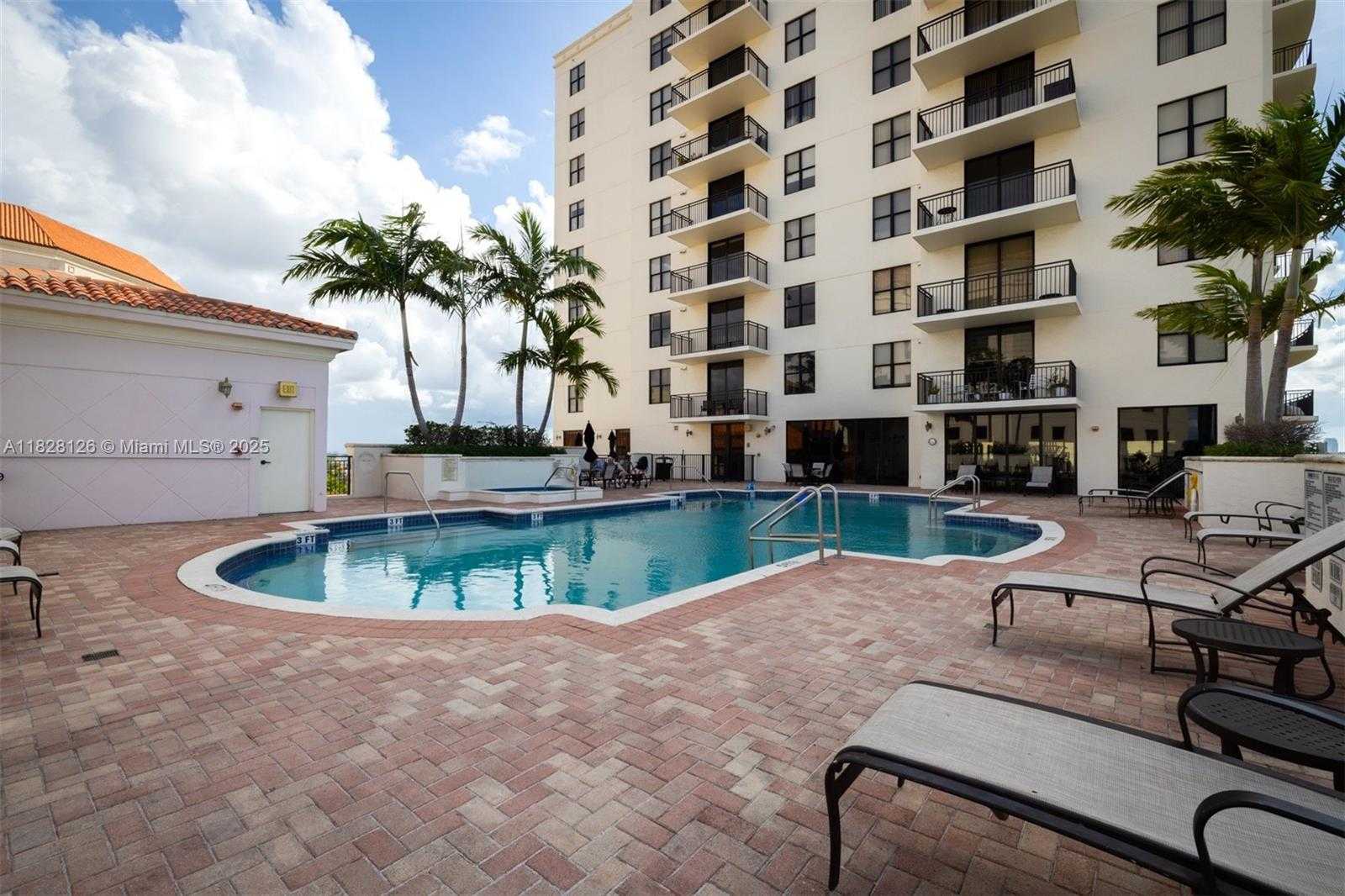 Small Image of 888 SOUTH DOUGLAS RD #PH07, Coral Gables Number 26