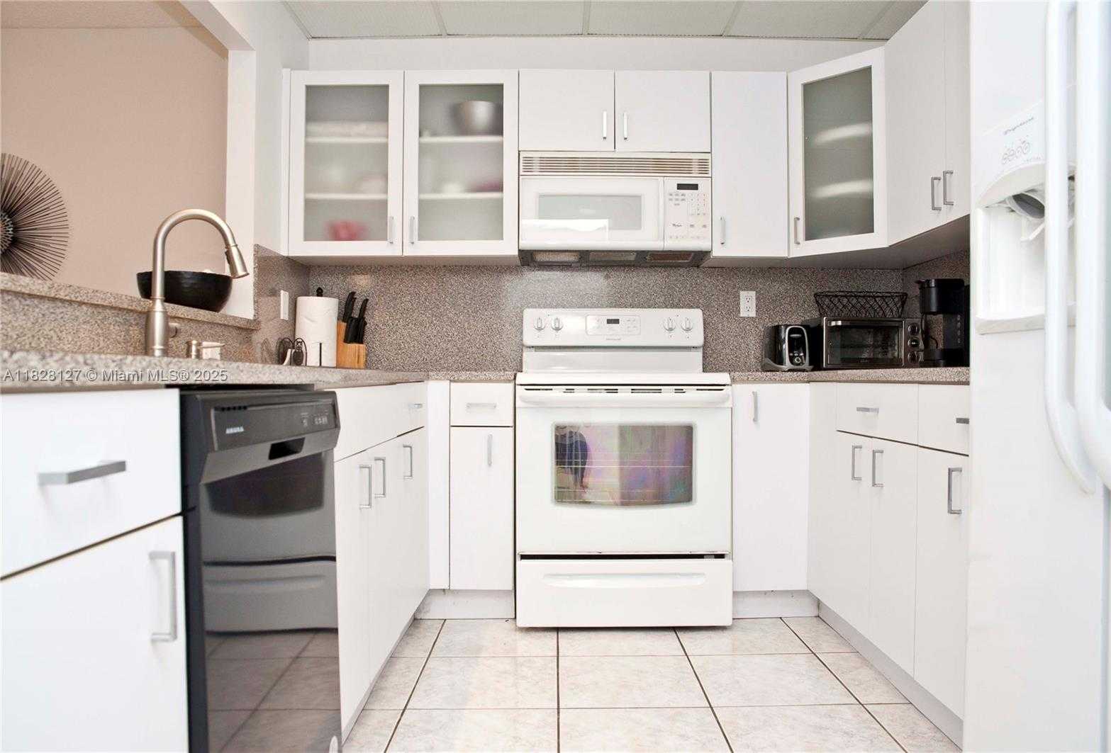 Small Image of 3725 SOUTH OCEAN DR #717, Hollywood Number 21