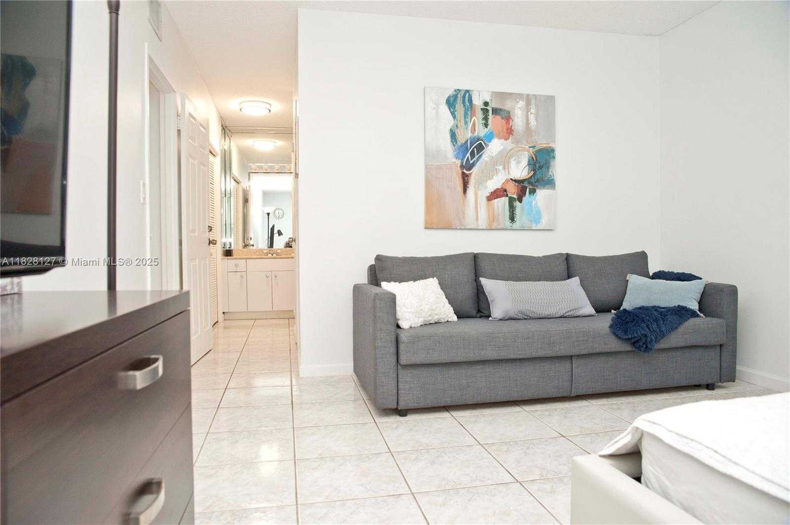 Small Image of 3725 SOUTH OCEAN DR #717, Hollywood Number 31