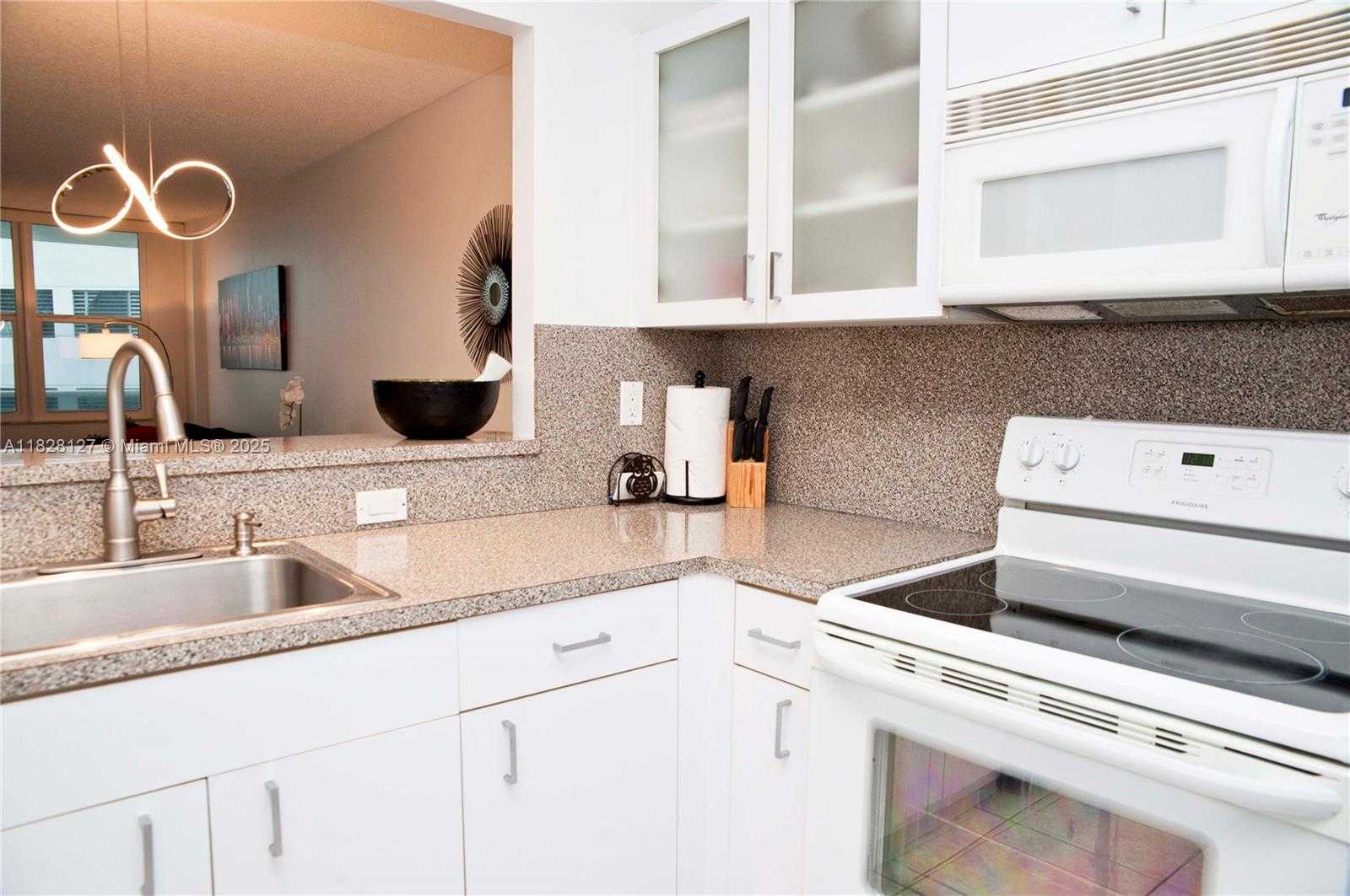 Small Image of 3725 SOUTH OCEAN DR #717, Hollywood Number 8