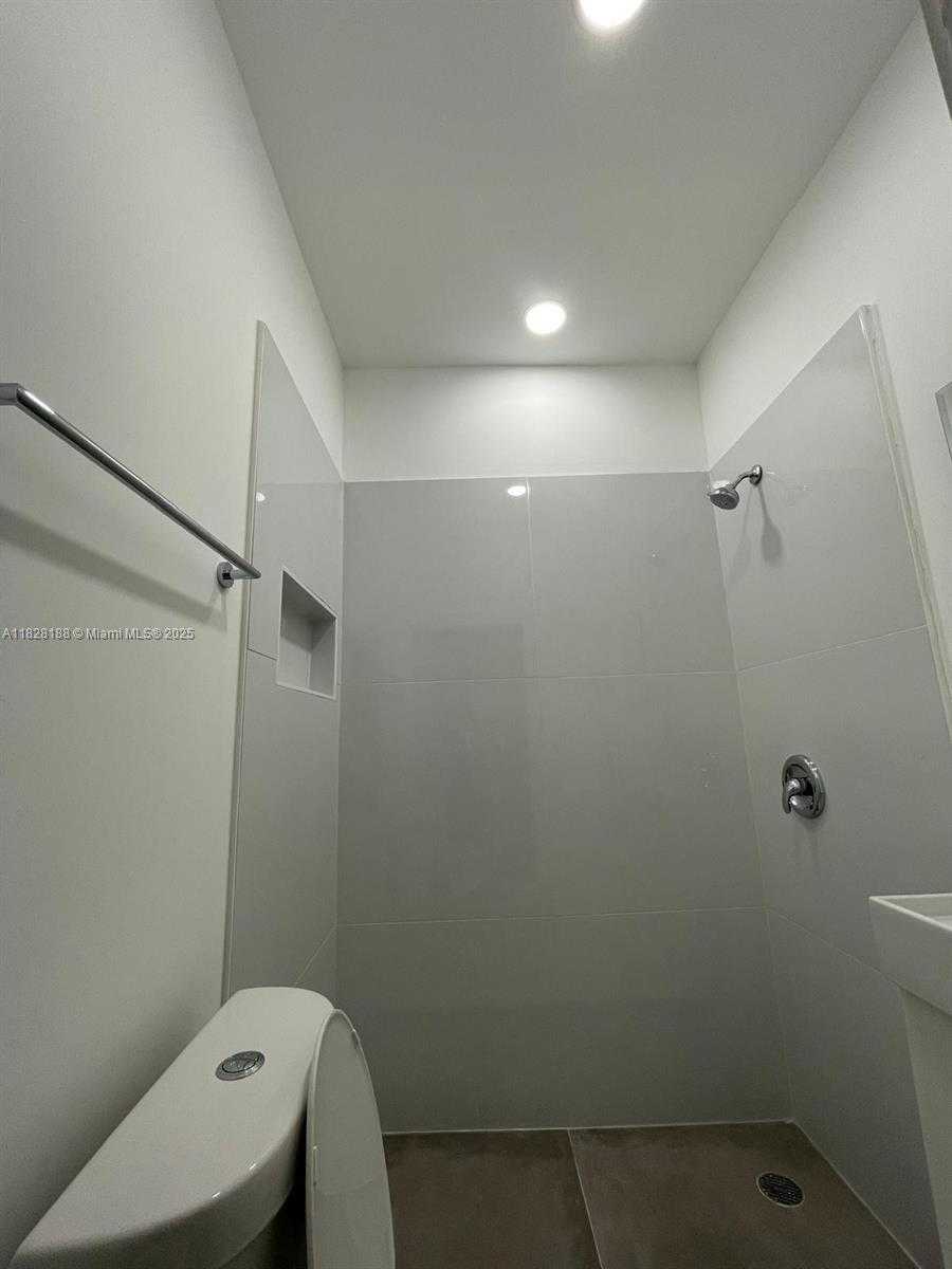 Small Image of 126 MENDOZA AVE #1, Coral Gables Number 12
