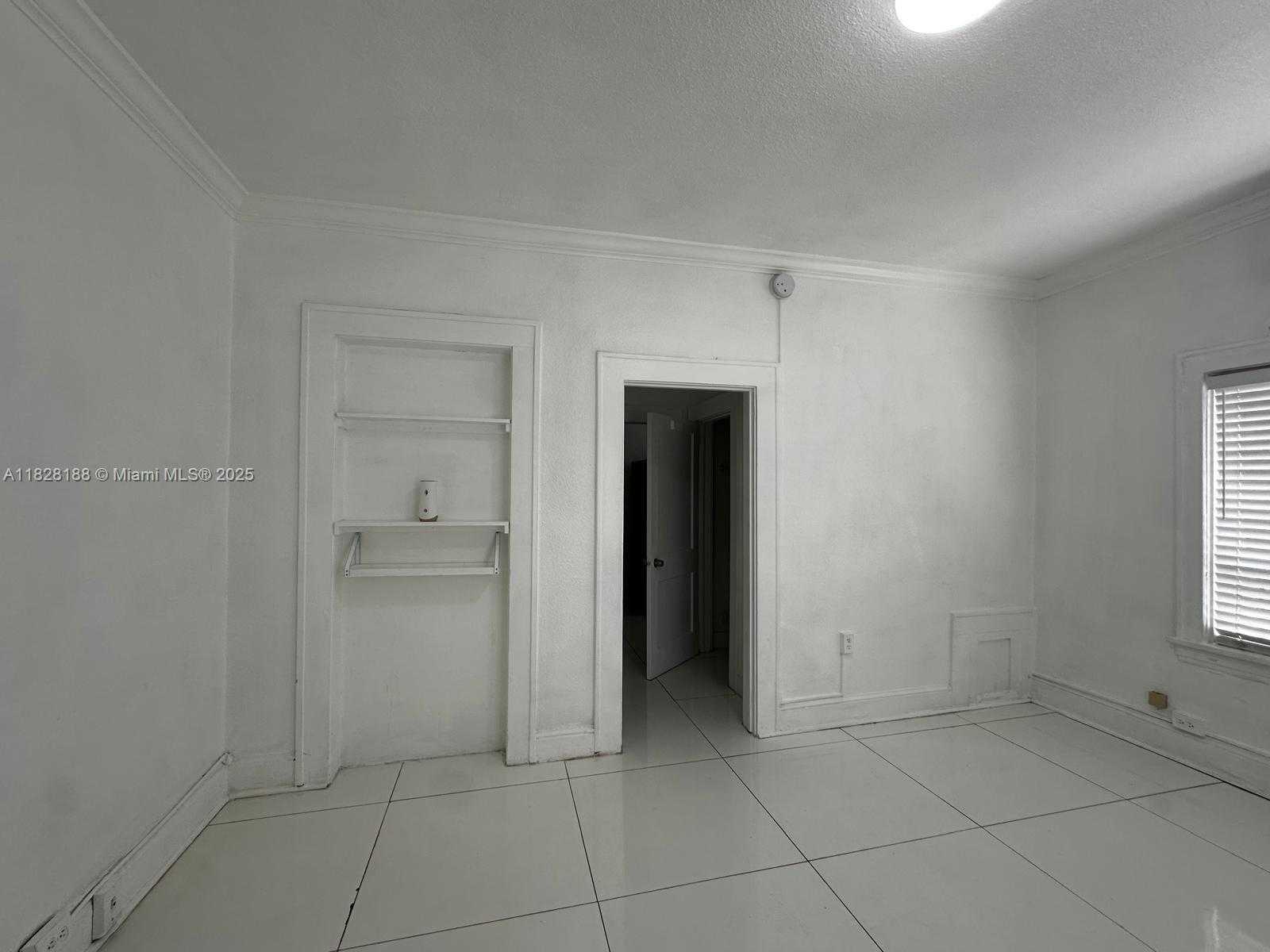 Small Image of 126 MENDOZA AVE #1, Coral Gables Number 5