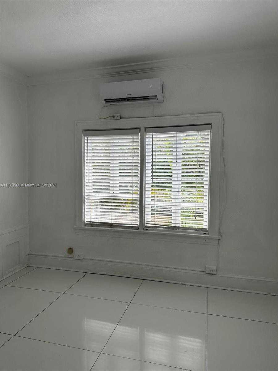 Small Image of 126 MENDOZA AVE #1, Coral Gables Number 6