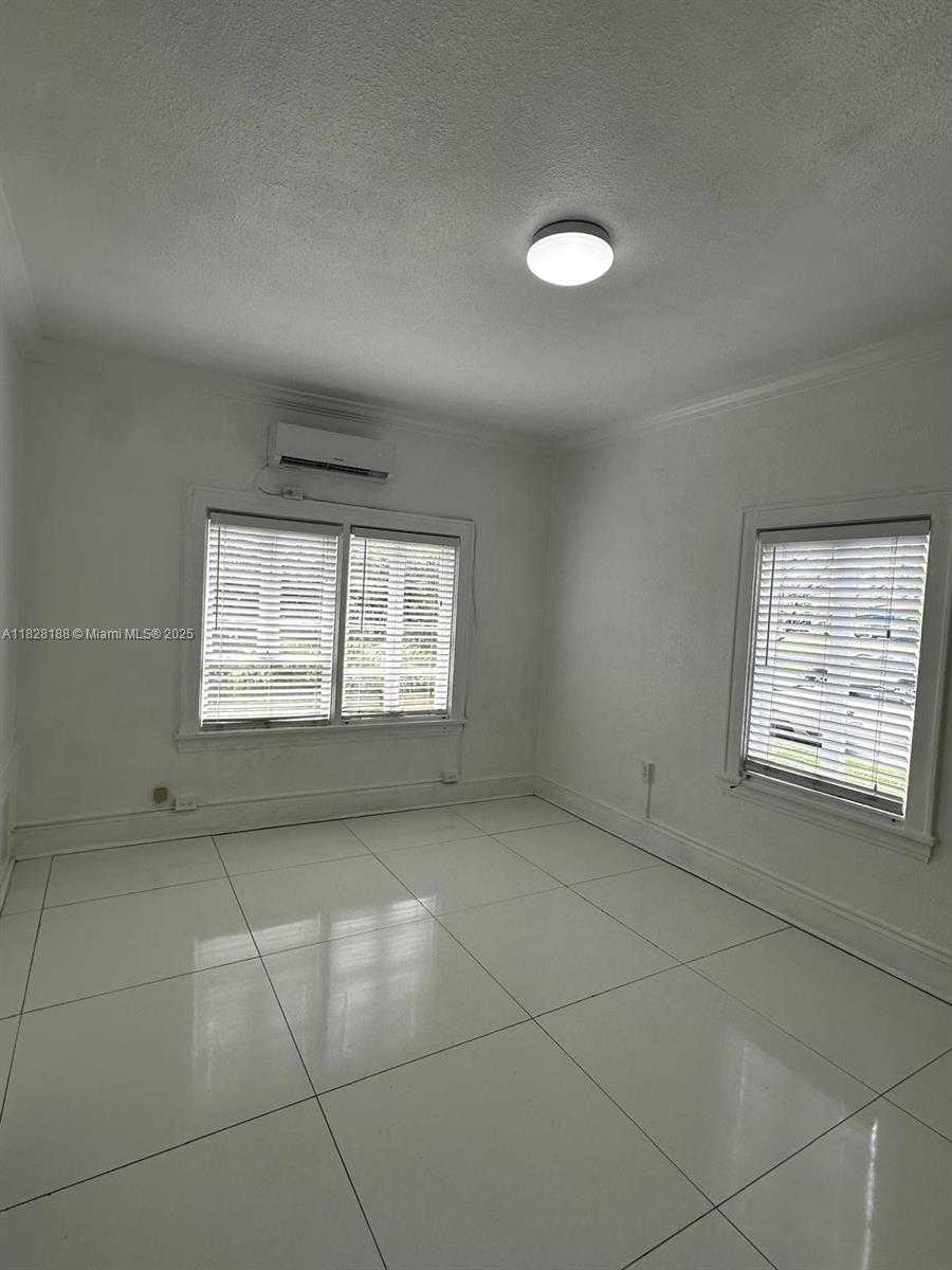 Small Image of 126 MENDOZA AVE #1, Coral Gables Number 7
