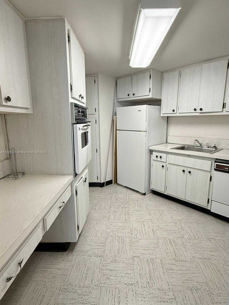 Small Image of 825 BRICKELL BAY DR #1548, Miami Number 11