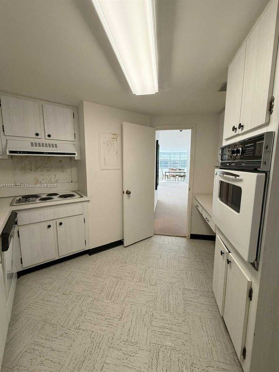Small Image of 825 BRICKELL BAY DR #1548, Miami Number 13