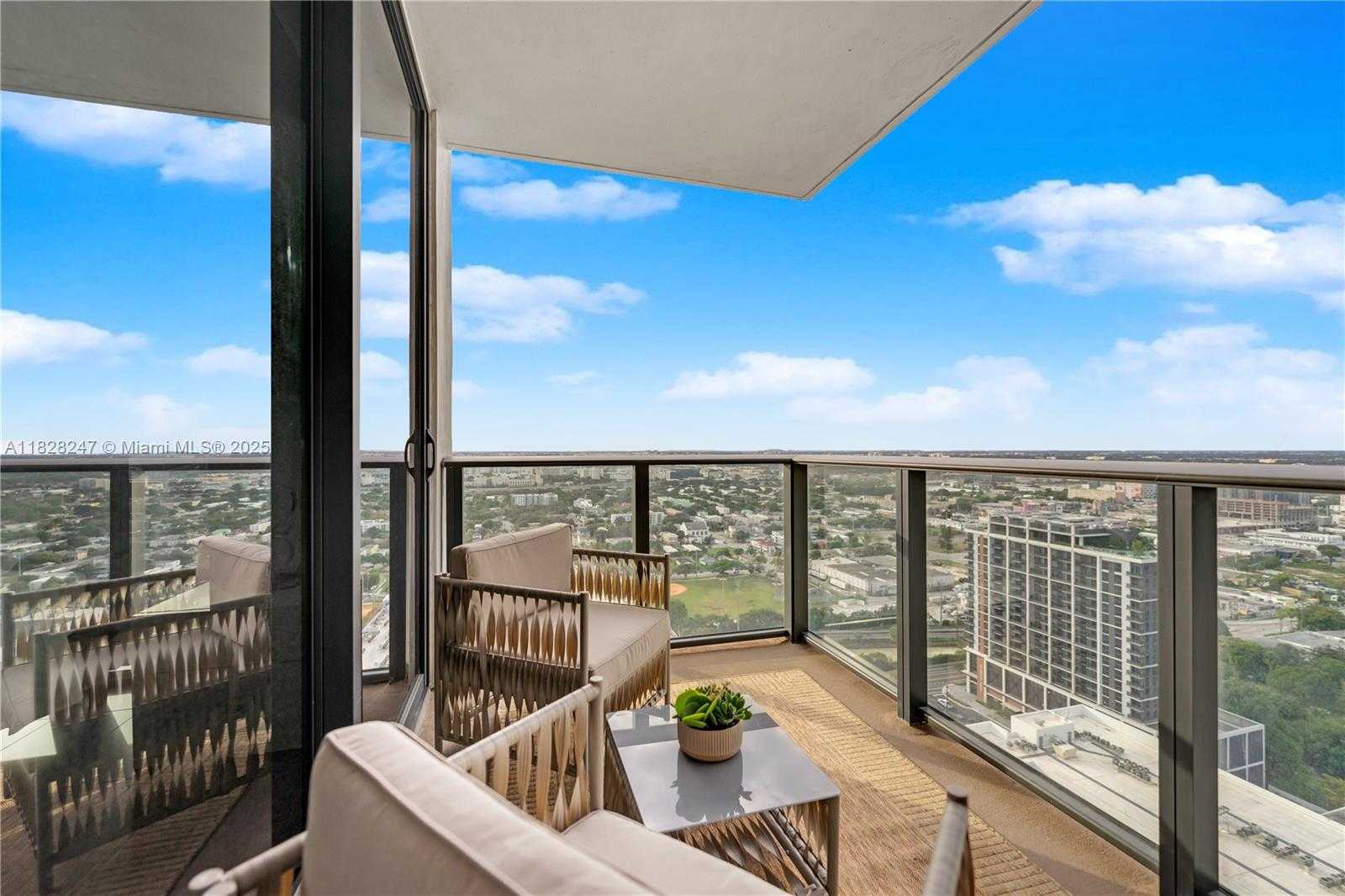 Small Image of 1600 NORTH EAST 1ST AVE #2916, Miami Number 17