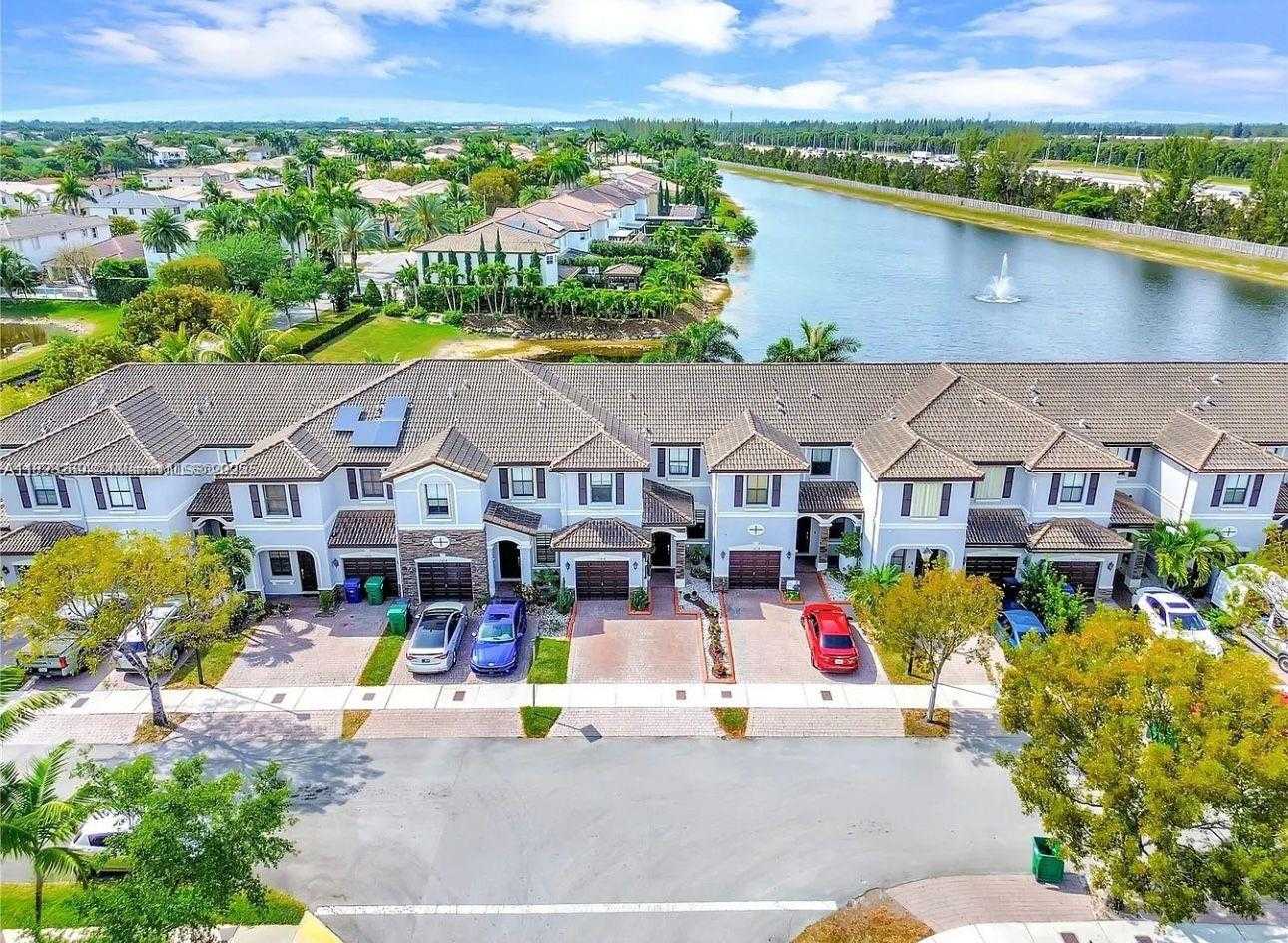 Small Image of Doral Number 11