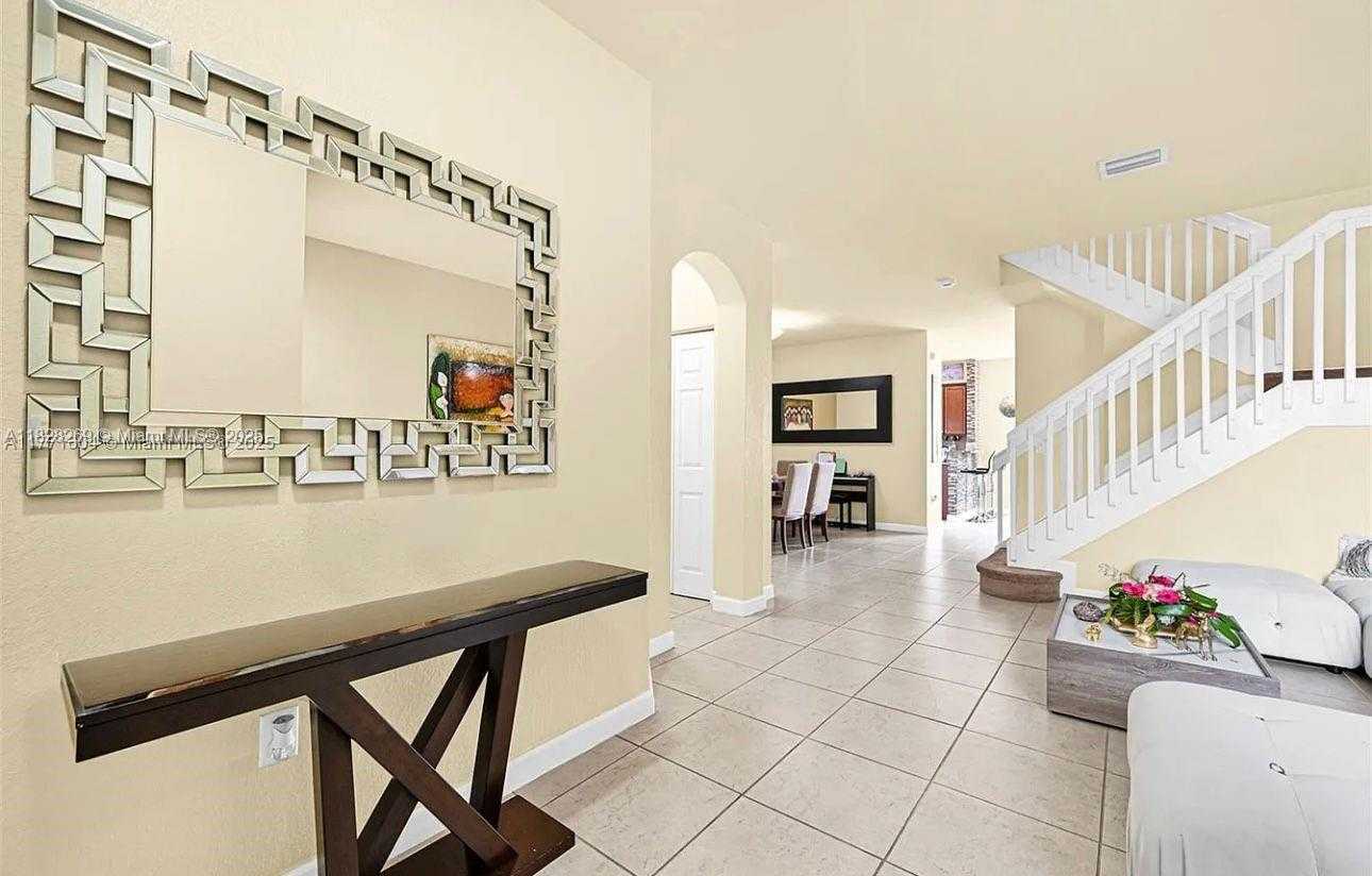 Small Image of Doral Number 2