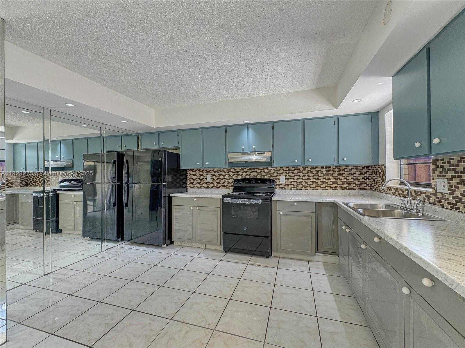 Small Image of 8103 SOUTH WEST 24TH ST, North Lauderdale Number 7