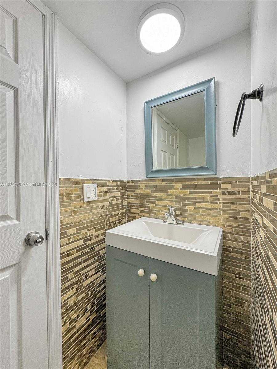 Small Image of 8103 SOUTH WEST 24TH ST, North Lauderdale Number 8