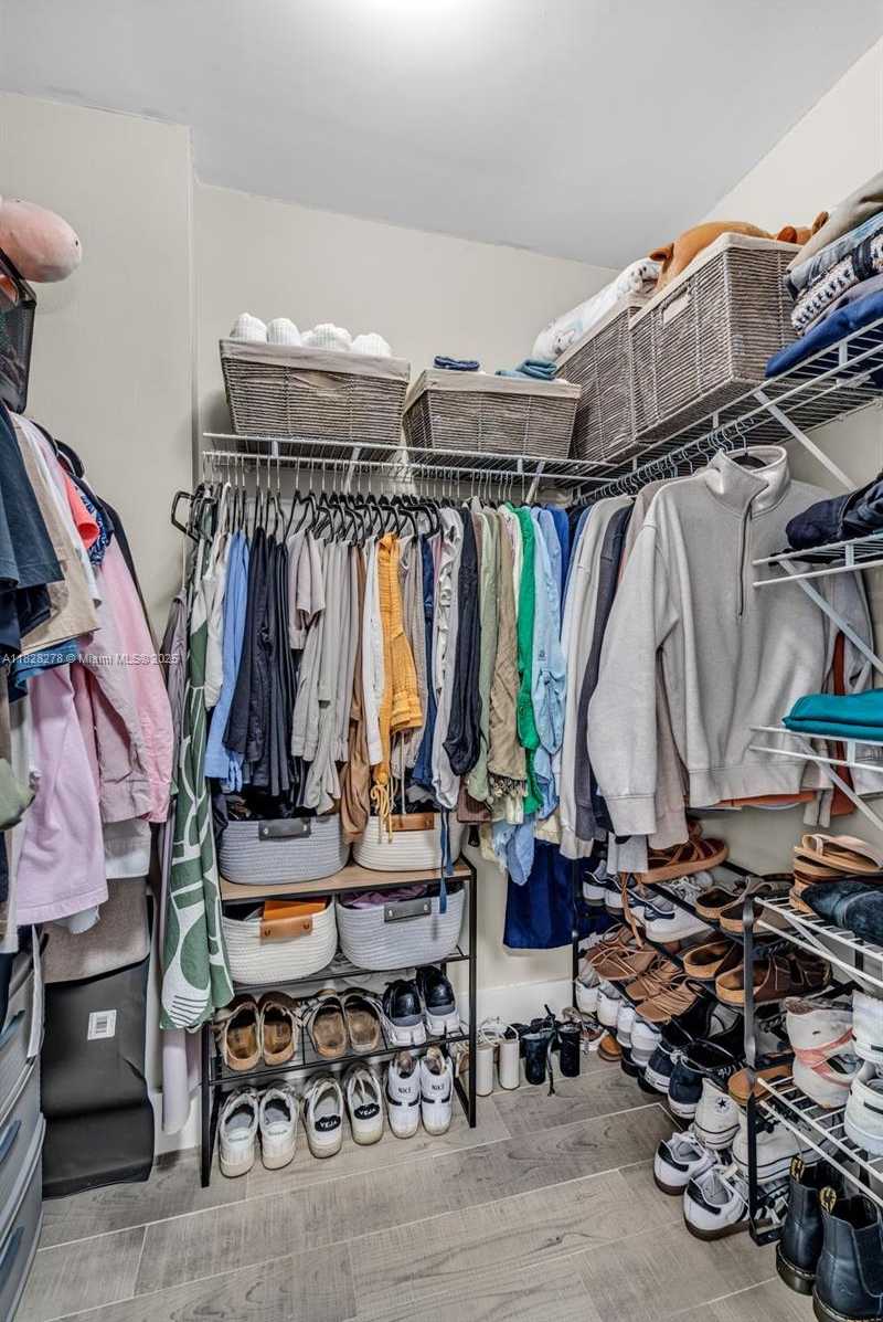 Small Image of 20367 WEST COUNTRY CLUB DR #L25, Aventura Number 12