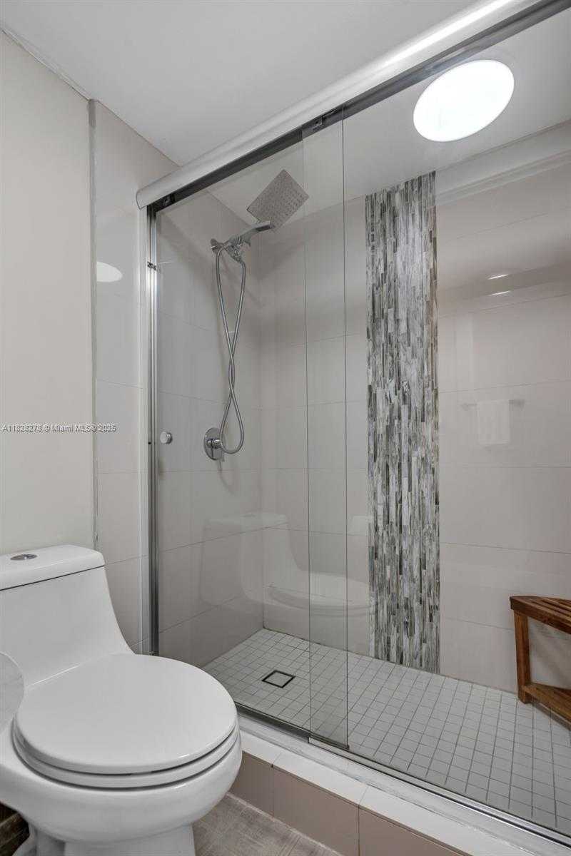 Small Image of 20367 WEST COUNTRY CLUB DR #L25, Aventura Number 14